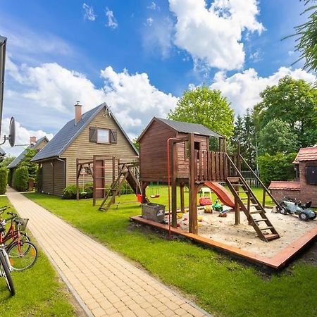 Caloroczne Domki Nad Morzem I Jeziorem Jezierzany Экстерьер фото